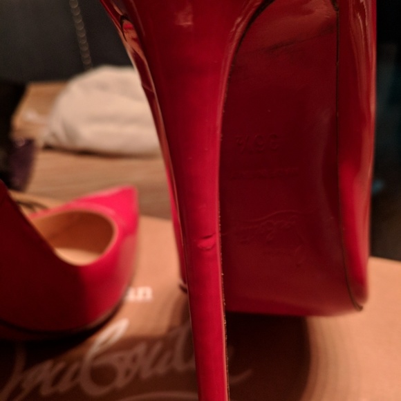 Red Bottoms Pumps - Picture 3 of 5